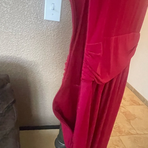 Red Dress sleeveless 35 inches length. Side zipper - Picture 8 of 10